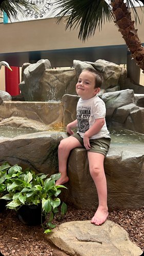 A quick trip to Greenville for a Greeney check up!

Yesterday we learned that Harrison is tall enough to walk in the hotel po...
