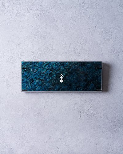 Custom keycult built for a client. Patina done by @wally_patina 

This thing goes crazy.

#mechanicalkeyboards #gamer #keebs ...