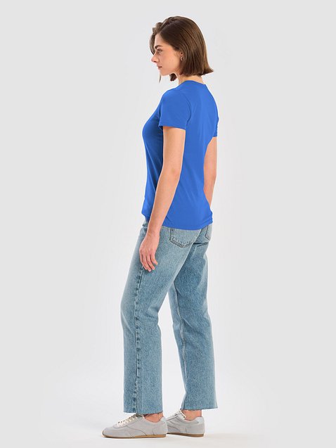 Photo showing Gildan Women's Basic Softstyle T-Shirt 