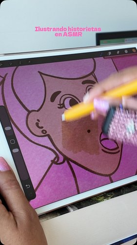 Ilustrando una historieta ✍🏽

La próxima apago el abanico 😅 

#asmr #dibujando #historietailustrando #digitaldrawing