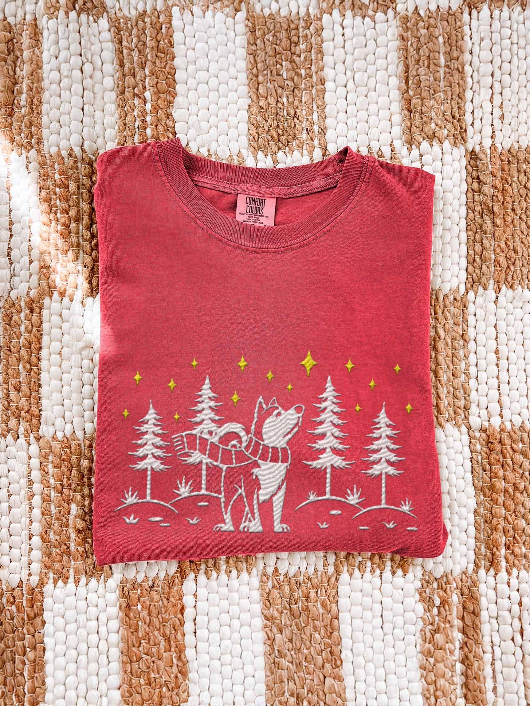 Alaskan Malamute Winter/Christmas Line Art Design Embroidered T-Shirt product image (1)