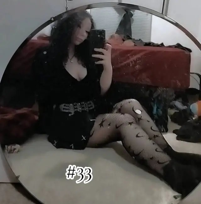 Nc Alt people check in👇🏻 #wlw #goth #nc #moots #alt 