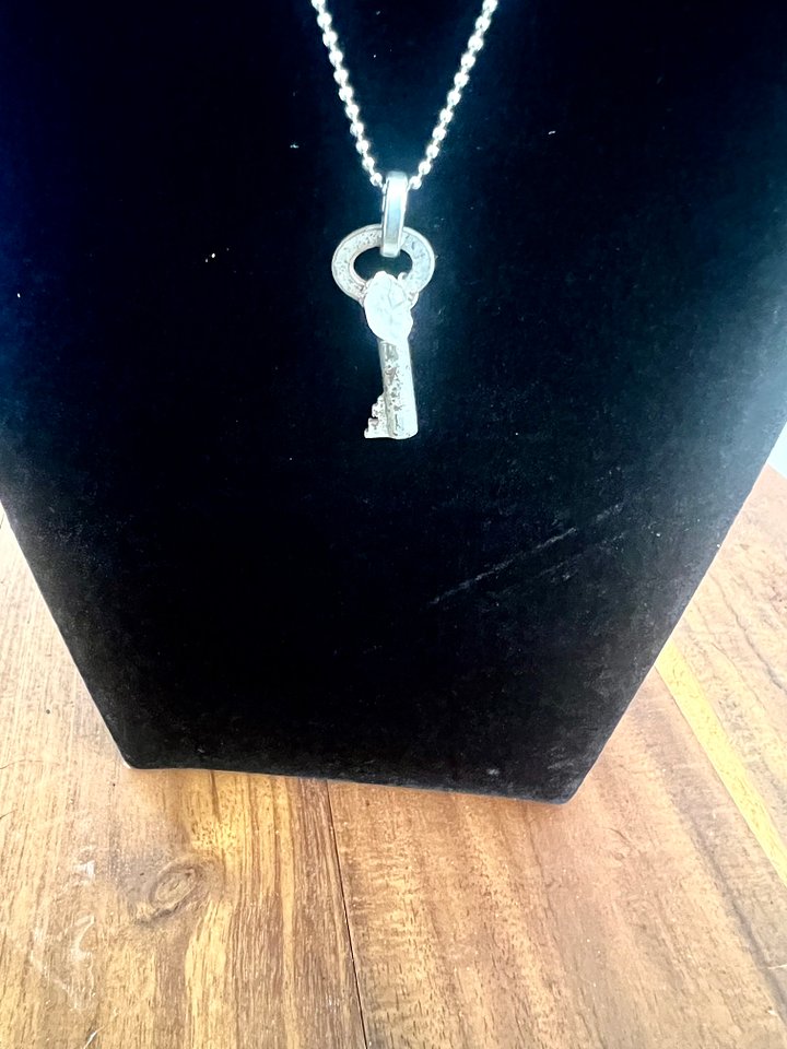 Small Vintage Skeleton Key and Herkimer Necklace product image (1)