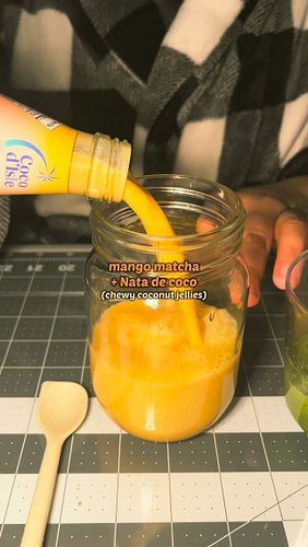 mango matcha + nata de coco 🥥 this is too delicious! it tastes like freshly squeezed mango juice 🥭 with tiny cubed chewy coco...