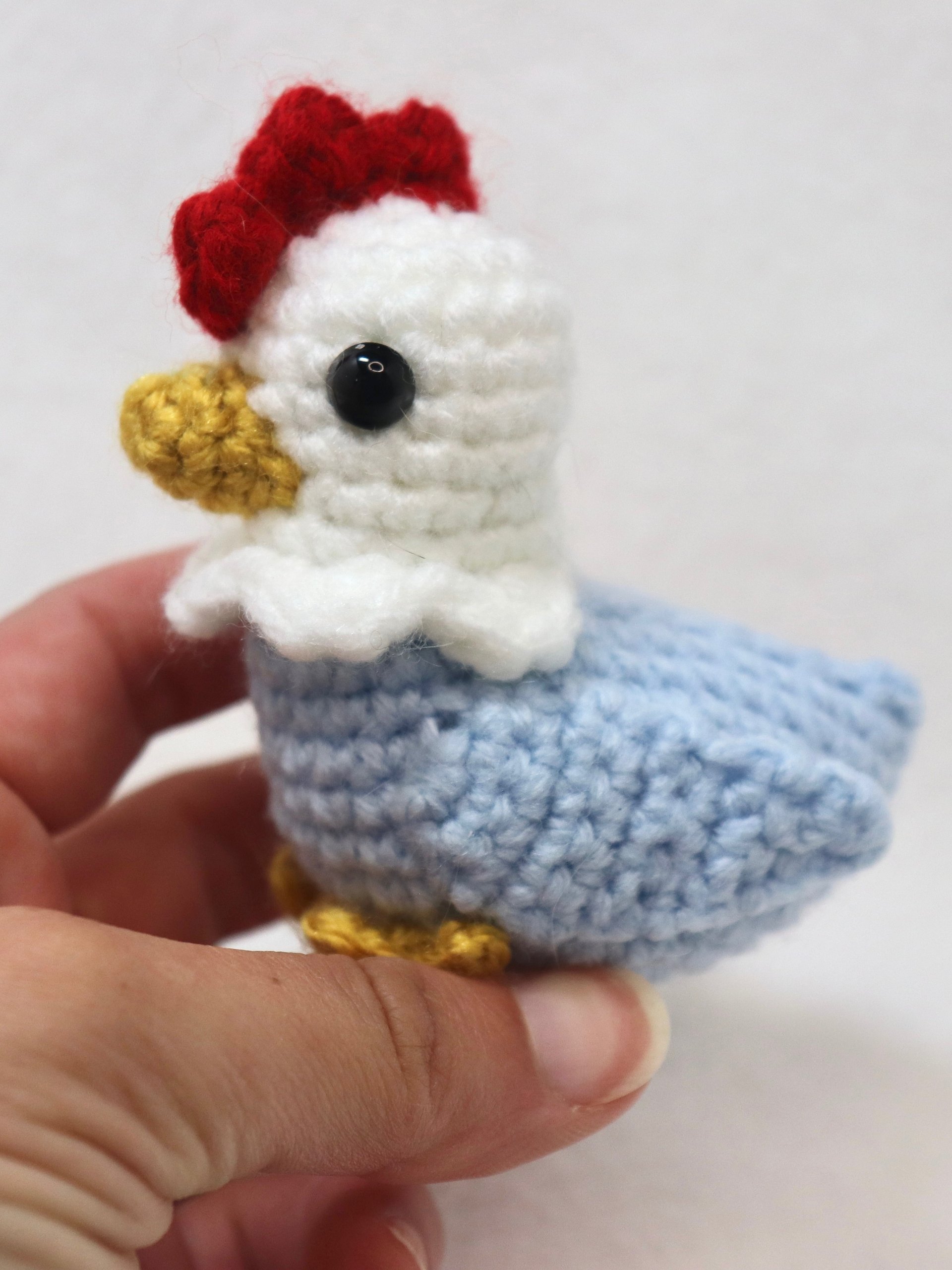 Blue and white Chicken product image (2)