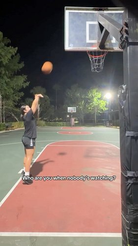 Something about a chain net 🫰🏼✨🏀 #womeninsports #basketball #wbb