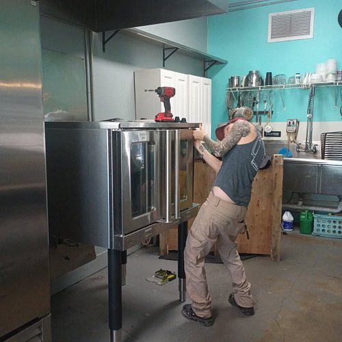 New oven is in and installed just in the nick of time to get these orders baked for the weekend!! What shall we name her??
Do...