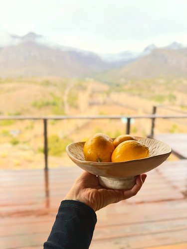 Un pieza que trae un pedacito de Sicilia a la mesa.

El mar, las montañas, el volcán y los acantilados como inspiración. 
Lim...
