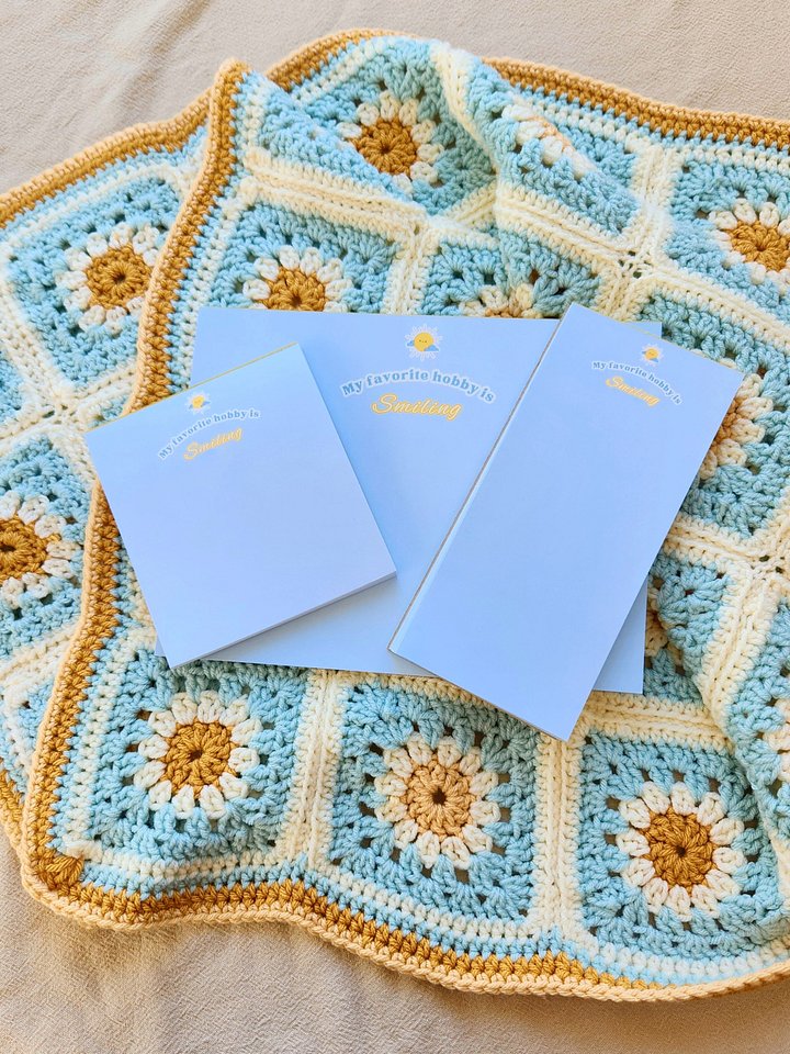 Notepad "My Favorite Hobby is Smiling" product image (2)