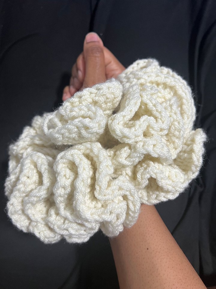 White Lily Wonder Scrunchie product image (1)