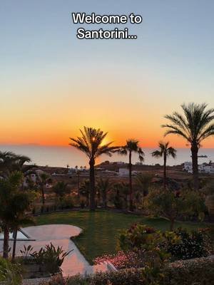 Santorini sunsets get all the love, but @Palm_Island_Suites_Santorini at sunrise is the real reward 🌅 quieter, softer, and somehow even more magical. This is the gem of Santorini #Santorini #palmislandsuites #Sunrise #GreeceTravel #oia 