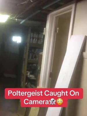 What would YOU do in this situation?👻 @Madison Timmons✨🌈 @Soucy Writer  #reaction #haunted #podcastclips #ghost #paranormal 