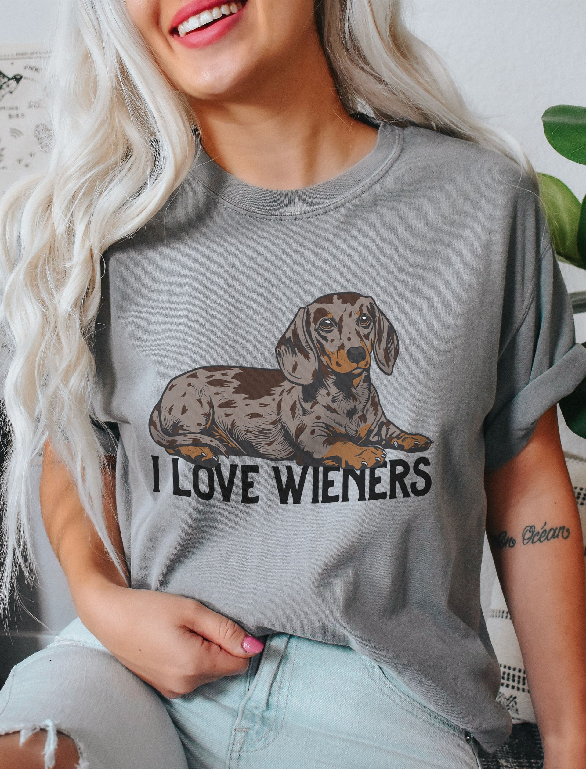 I Love Wieners T-Shirt of a Daschshund (Dapple | Funny T-Shirt for Wiener and Doxie Owners product image (2)