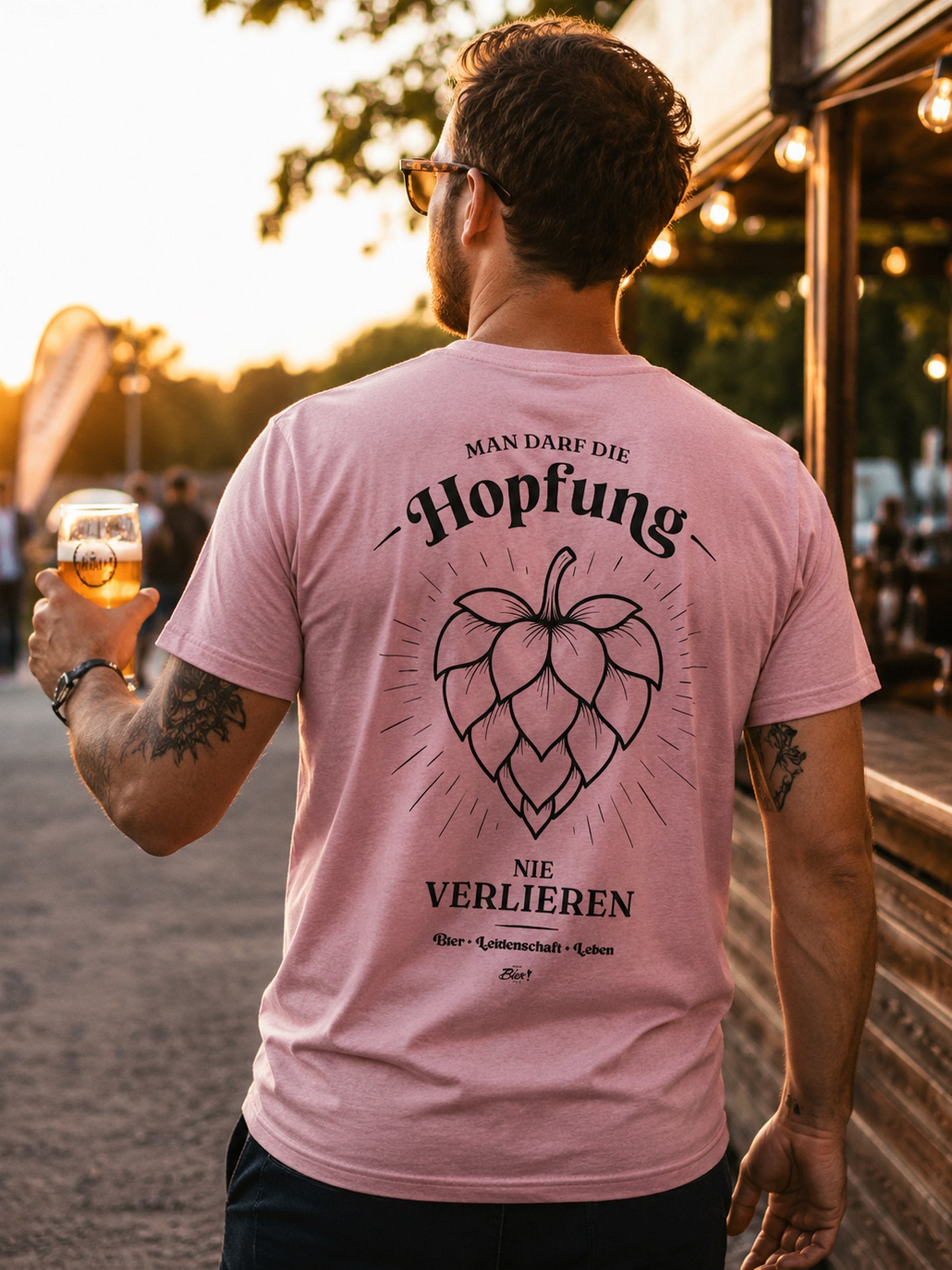 Man darf die Hopfung nie verlieren Premium Craftbeer T-Shirt product image (7)