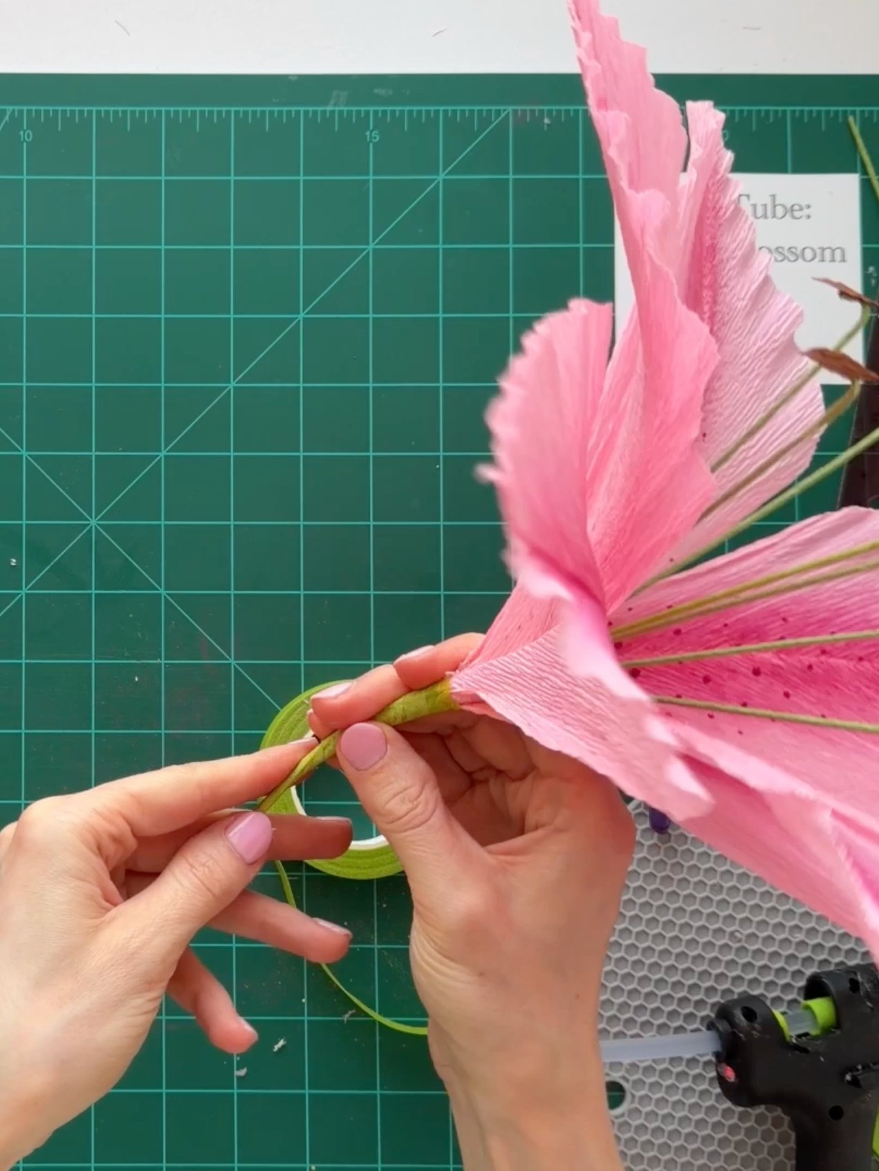DIY Giant Crepe Paper Lily Flower: 3 sizes Templates from Video Tutorial + Materials Checklist product image (10)