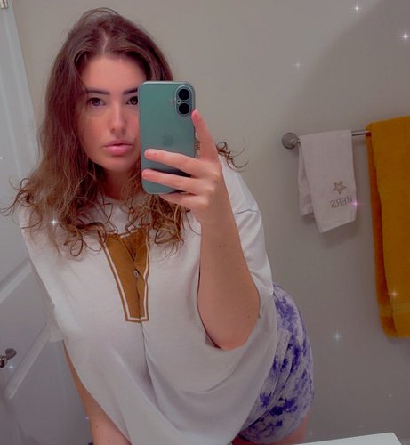 July selfie dump! I’ll return to streaming Monday, Aug 3 😘