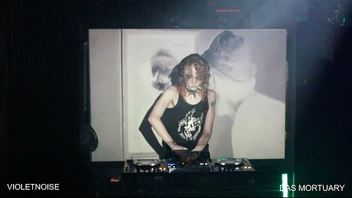 Hugely grateful to @dasmortuary_ and @kaseyriot_ for having me for a GOTH PRIDE event this year, what a dream gig! 🖤🦇🏳️‍🌈
Tha...