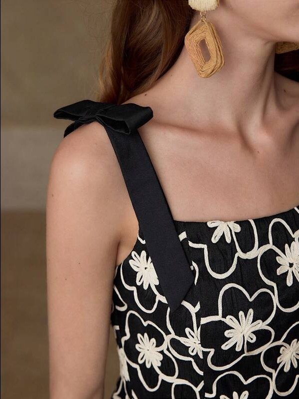 PREMIUM FLORAL EMBROIDERY PEPLUM TANK TOP product image (4)