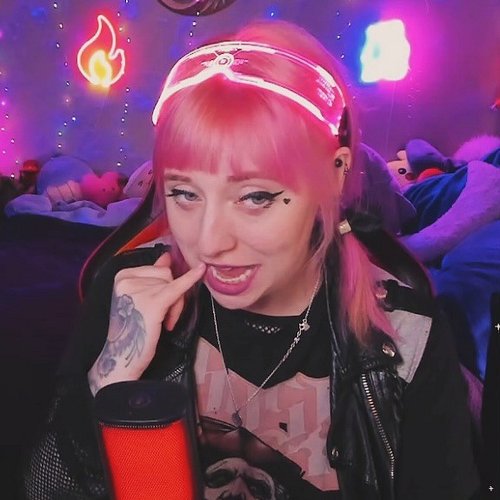 Swipe for all the profile picture contenders chat submitted! 😆 Thanks for the great stream today! 🫶 #twitch #newpfp