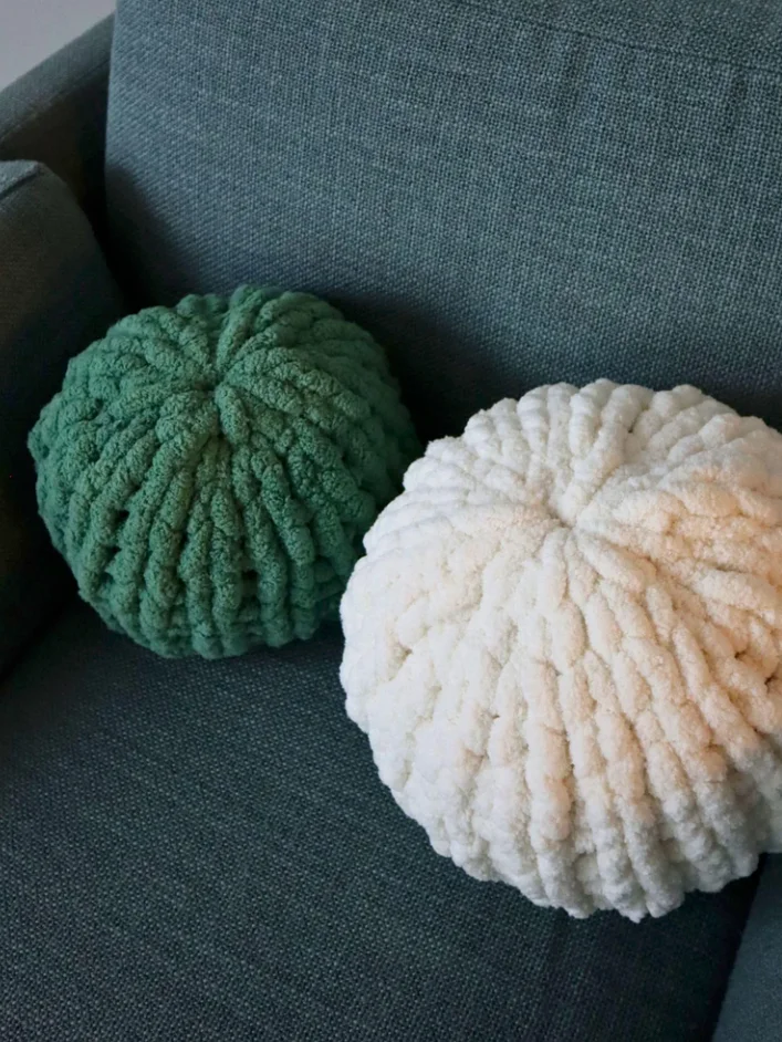Finger Knit Round Pillow Pattern (Digital PDF Pattern) product image (1)