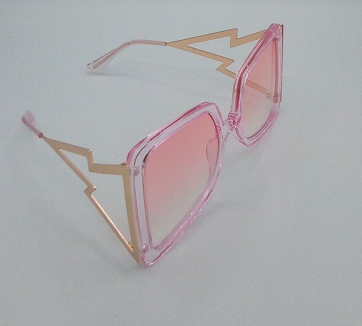 Strikenly Beautiful product image (1)