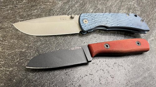Todays Carry.  The @mcneesknives mac2 3.5 Magnacut and the wonderful jigged ti handles.  And the @verygoodknifeco Mantis.  AE...