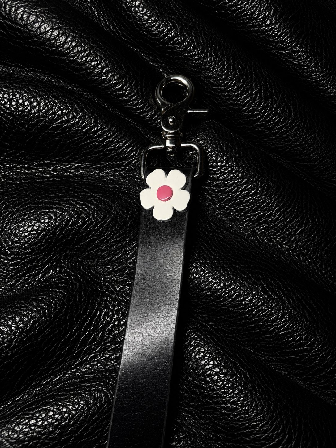 Daisy Leather Leash product image (2)
