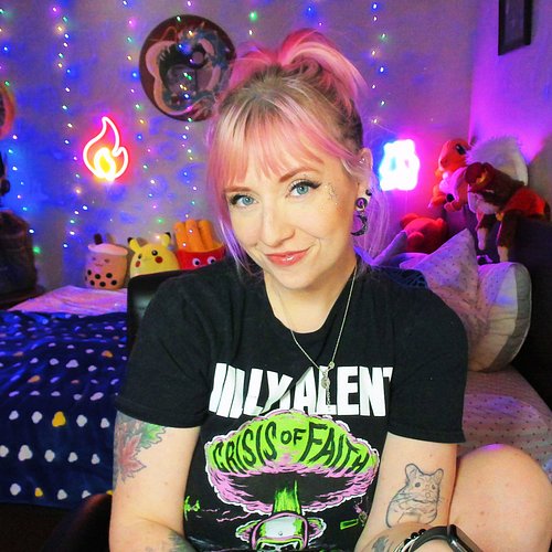 Webcam + Glitter 😋✨ See you soon for #SOMA 🌊😱
