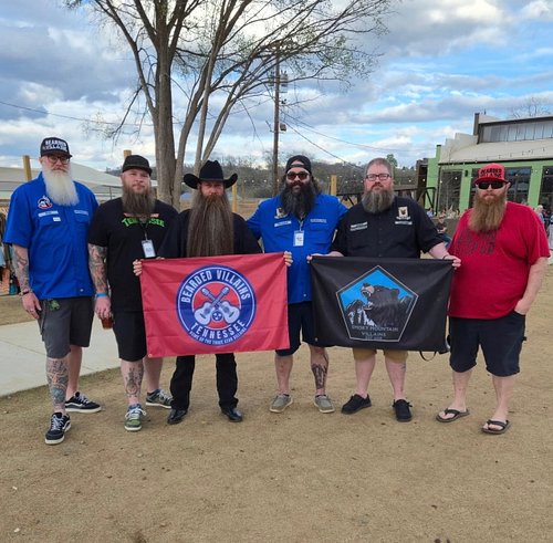 ⚔️ Flag Friday ⚔️ 

@beardedvillainssmokymountain 
@beardedvillainstennessee 
@beardedvillains