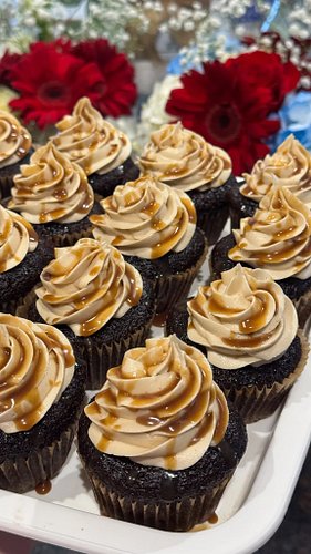 Recipe for 21+

I served these Rum-Caramel Cupcakes at my #Hamilton party to celebrate #alexanderhamilton’s Caribbean roots. ...