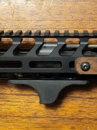 BABY SHARK M-LOK Handstop product image (1)