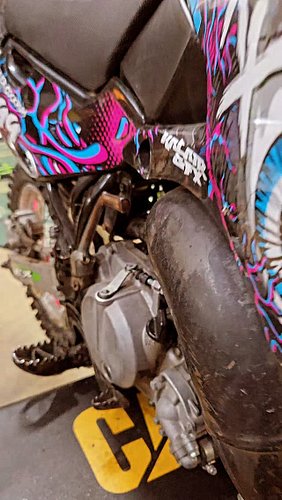 Hang's with @justalilfilthy can't beat some much needed shop time with the boy! 

#filthygringos 
#justalilfilthy 
#dirtbikes...