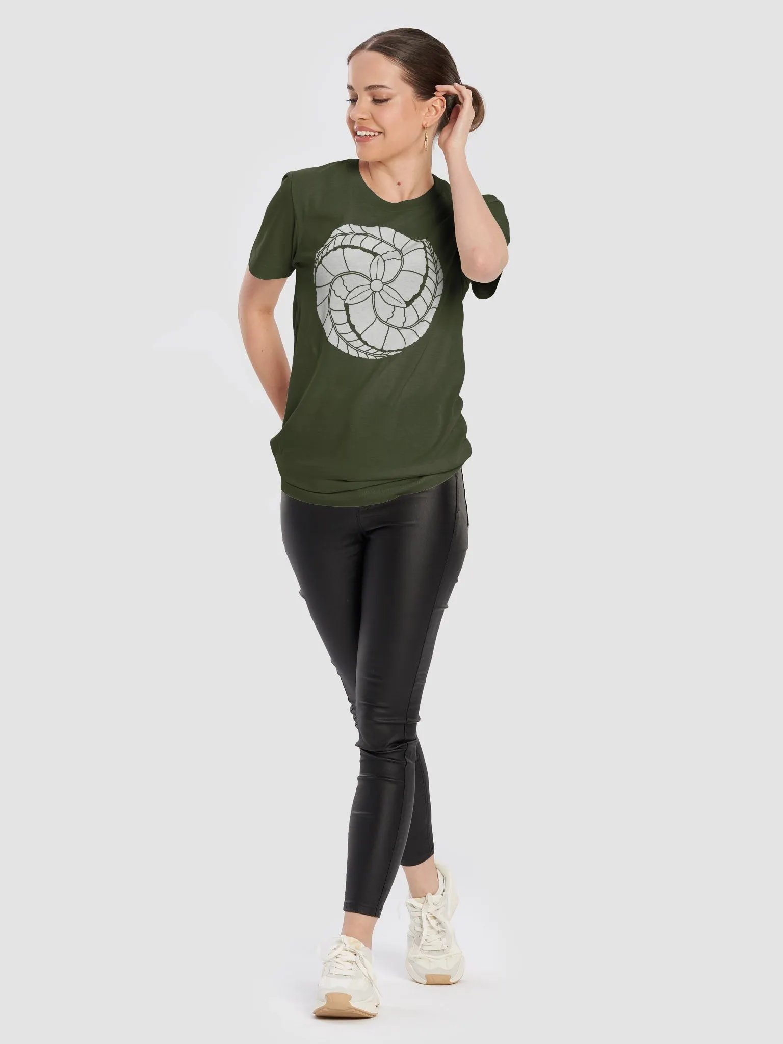 Kuroda Clan Mon Premium Soft Tee product image (4)