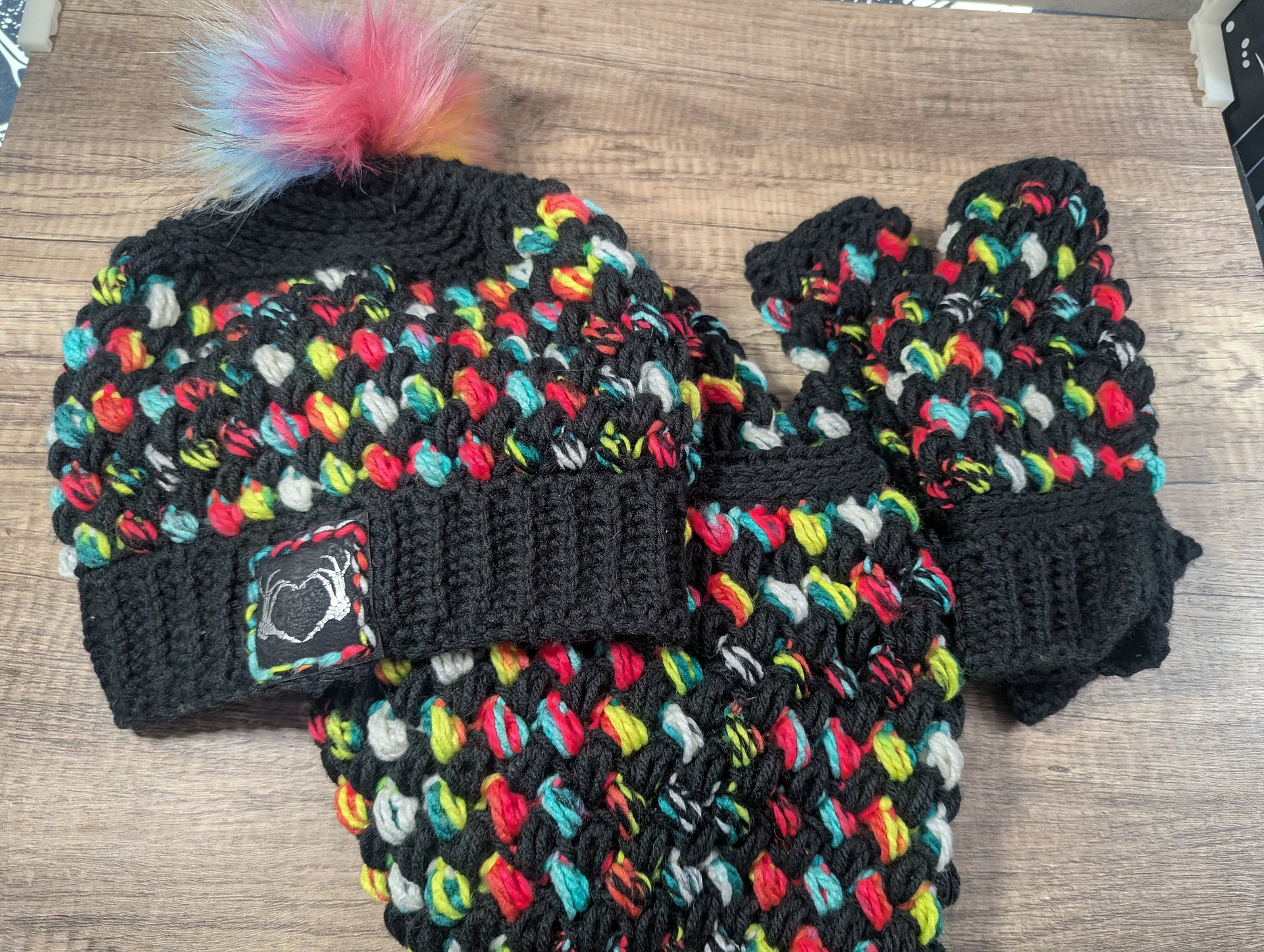Aurora Winter Set - Black and Neon product image (1)