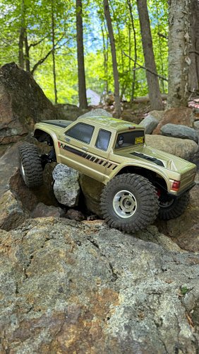 These @prolineracing Mickey Thompson Baja Pro XS tires are working great. Some more testing today!

#proline #axial #scx10 #r...
