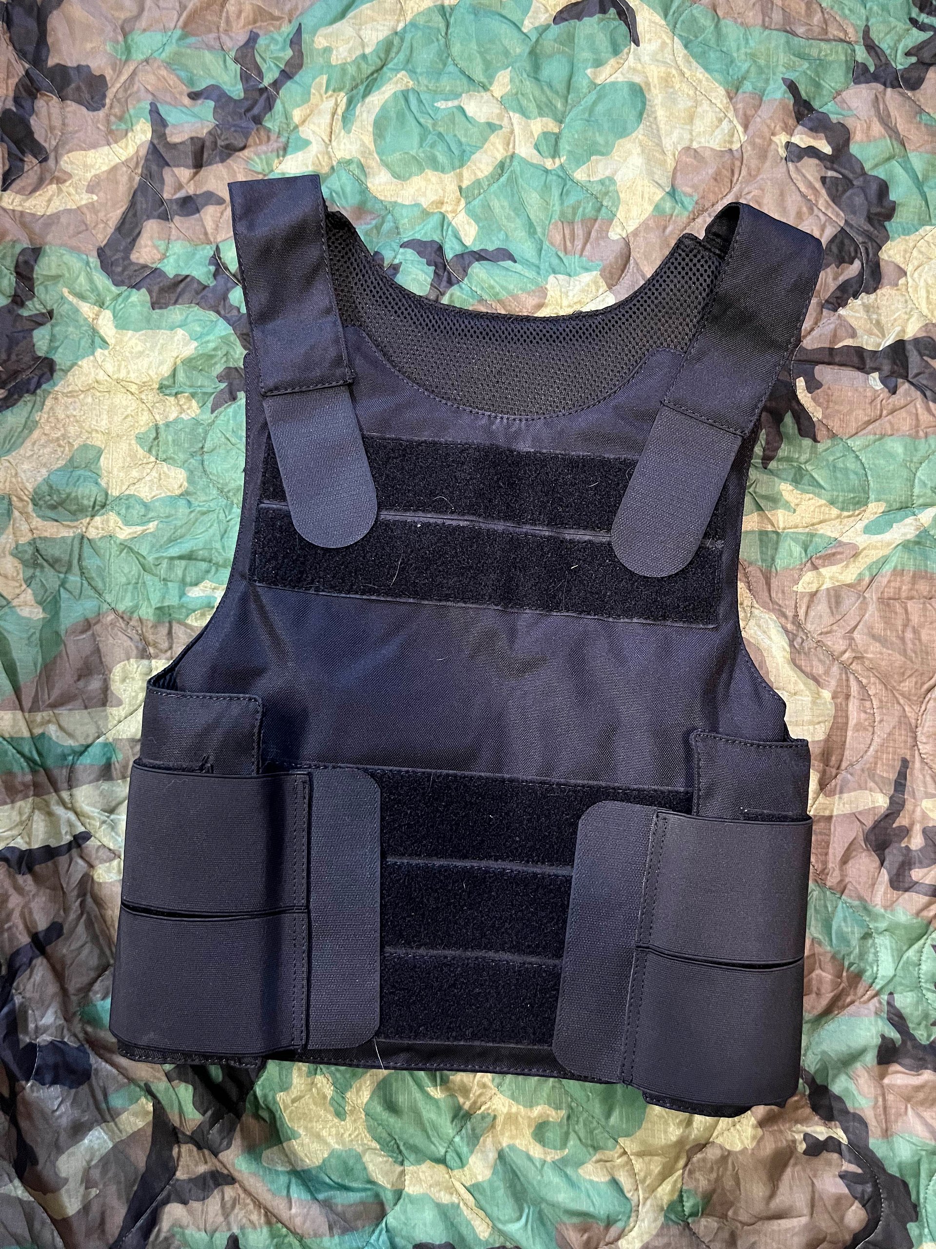PACA VEST LARP product image (1)