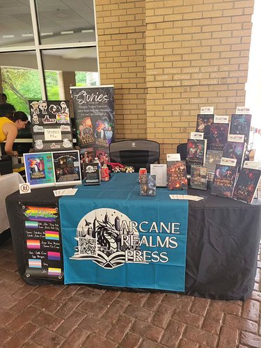 Woohoo! It's Happening! 
Mini-Book-Fair!

Peakway Taps from 2-5 Sunday

@oakandink_bookish @peakwaytaps 

#apexnc #wakecounty...