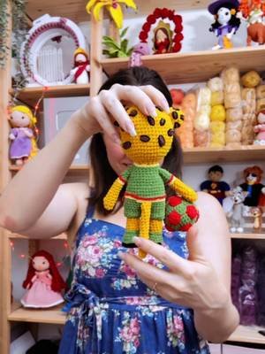 Cómo Tejer al Jaguar del Mundial 2026 a Crochet 🐆⚽ ¡Les presentamos a nuestro tierno Jaguar inspirado en el Mundial 2026! 🐆✨ Mide 20 cm de pura ternura y ya todo está listo esperándoles para tejerlo. Ustedes eligen si prefieren seguir el tutorial paso a paso en nuestros canales de YouTube o descargar el patrón escrito desde nuestra web. ¡Anímense a confeccionar este hermoso diseño con nosotros! #mundial #gretawings #crochet 