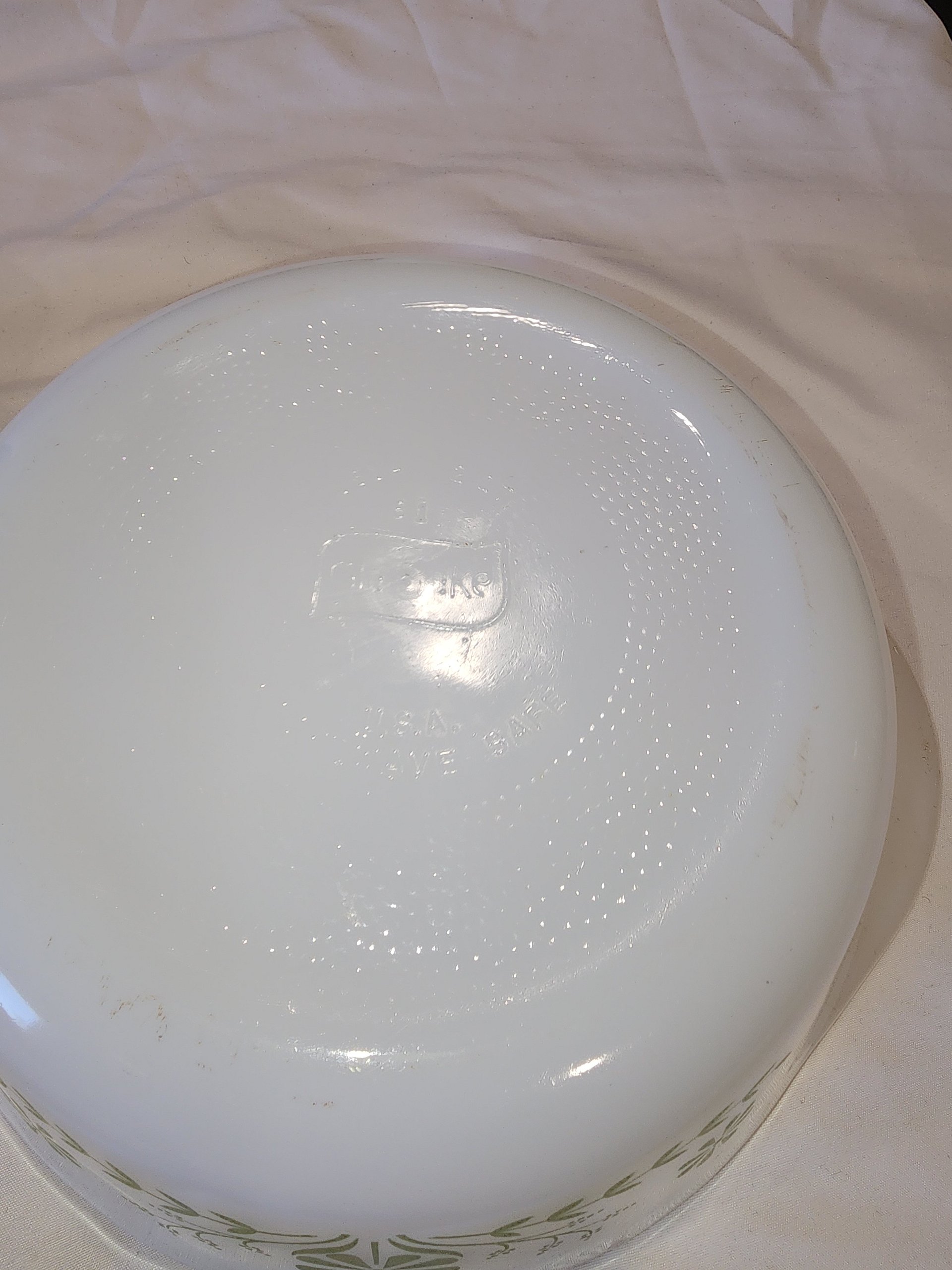 Vintage Glasbake “J2600” 1½-Qt Casserole Dish – White with Green Flowers product image (4)