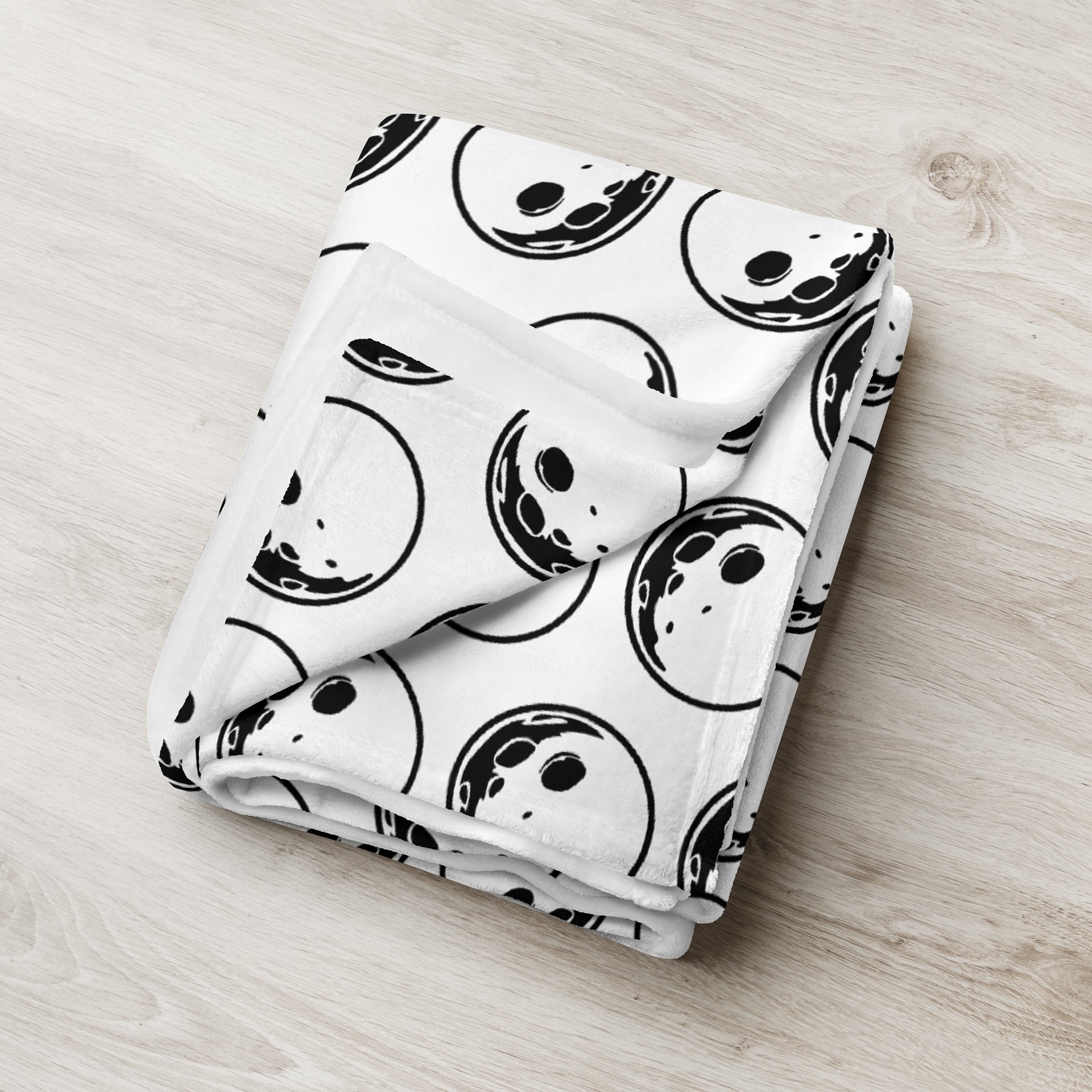 luna throw blanket product image (8)