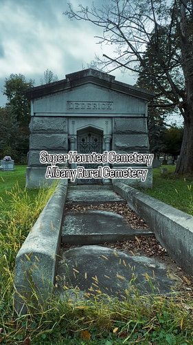 We brought the live stream to @historicalbanyruralcemetery and some of the spirits wanted nothing to do with us. Eventually w...