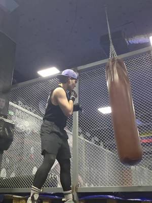 Sharpening the tools. #boxing #kickboxing #mma #heavybag #bagwork 