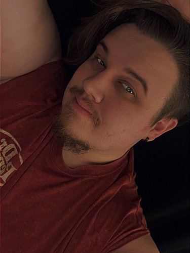Finally been feeling good enough to take a selfie again, hello my friends I hope you’re doing well❤️