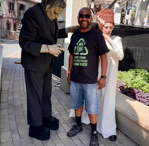 Frankie is a fan!
@unistudios