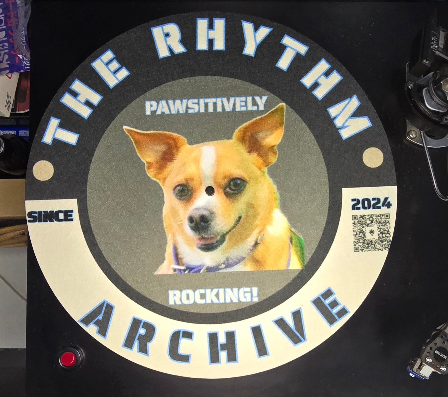“Pawsitively Rocking” Chihuahua Slipmat – Stiff Felt Vinyl Mat product image (1)