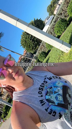 Sometimes beach air is the answer to fixing all the plot holes. 😜🤷🏽‍♀️

Hi,
I’m Lindsey! A romance author with one too many W...