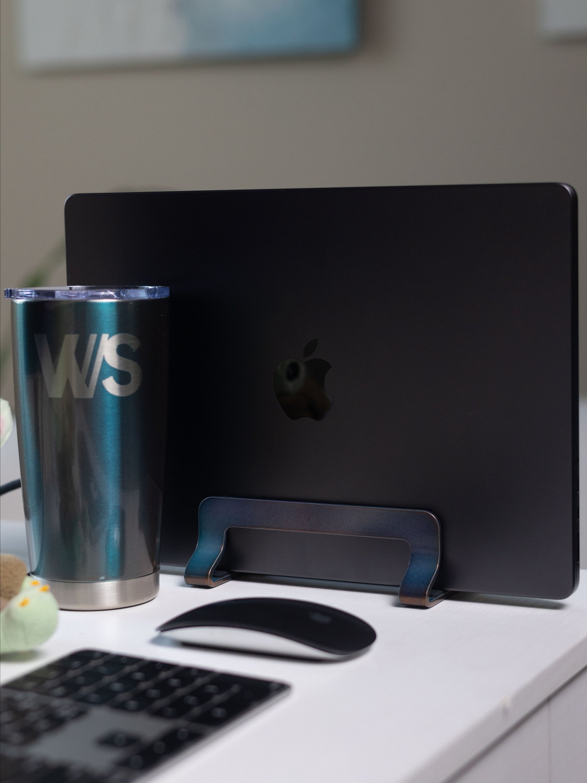 Alexandrite Laptop Holder product image (5)