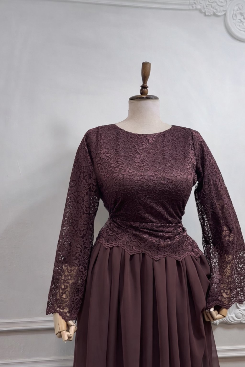 Luxury dress product image (1)