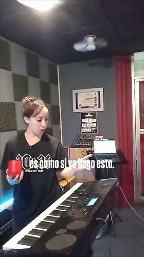 En clase de gutural

#aneonvoice #musica #metalhead #clasesdemusica #gutural