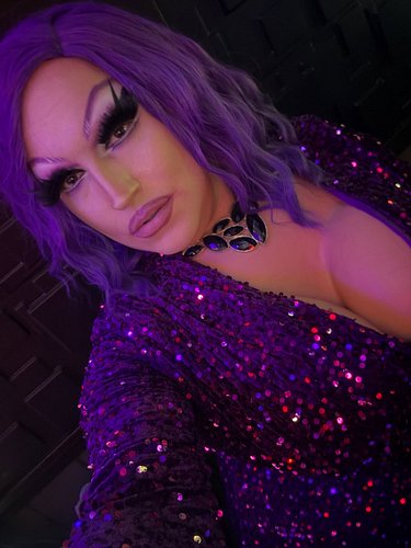 She’s talented sometimes

Face: @kryolanofficial 
Eyes: @trixiecosmetics Gel Liner and Queen Pin Palette
Lips: Trixie bullet ...